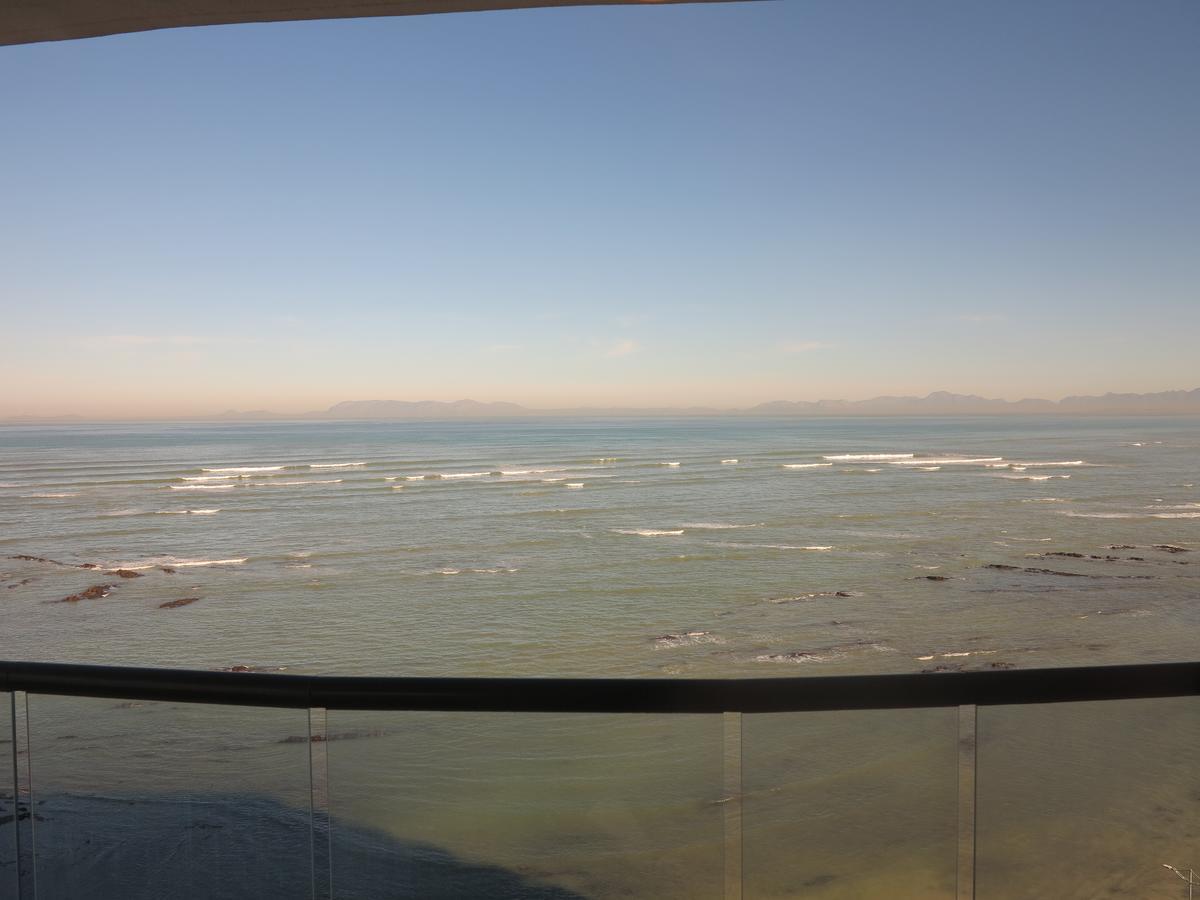 Beautiful Ocean Views Apartment สตรานด์ ภายนอก รูปภาพ